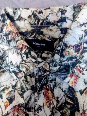 Men's Tan And Navy Leaf-Print Button-Down Shirt